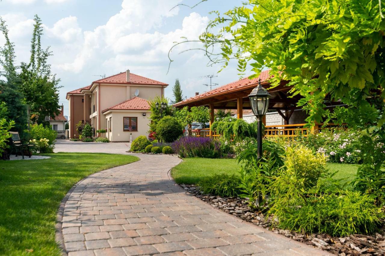 Villa Ephelia Dunajská Streda 外观 照片